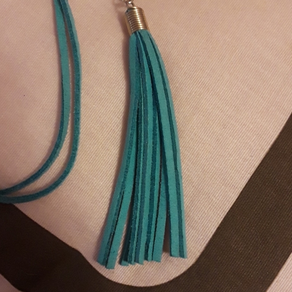 Tasseled Turquoise Necklace with White & Beads - Picture 4 of 4